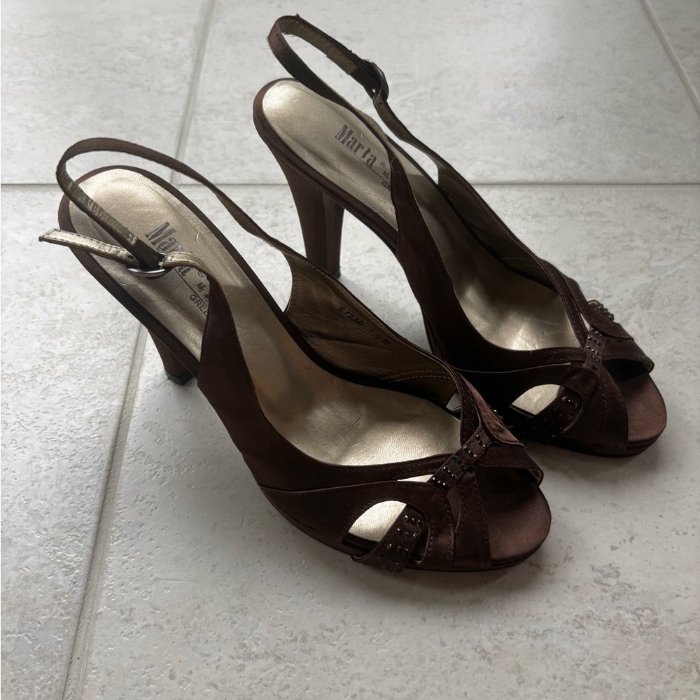 maria vintage brown slingback heels in size 6